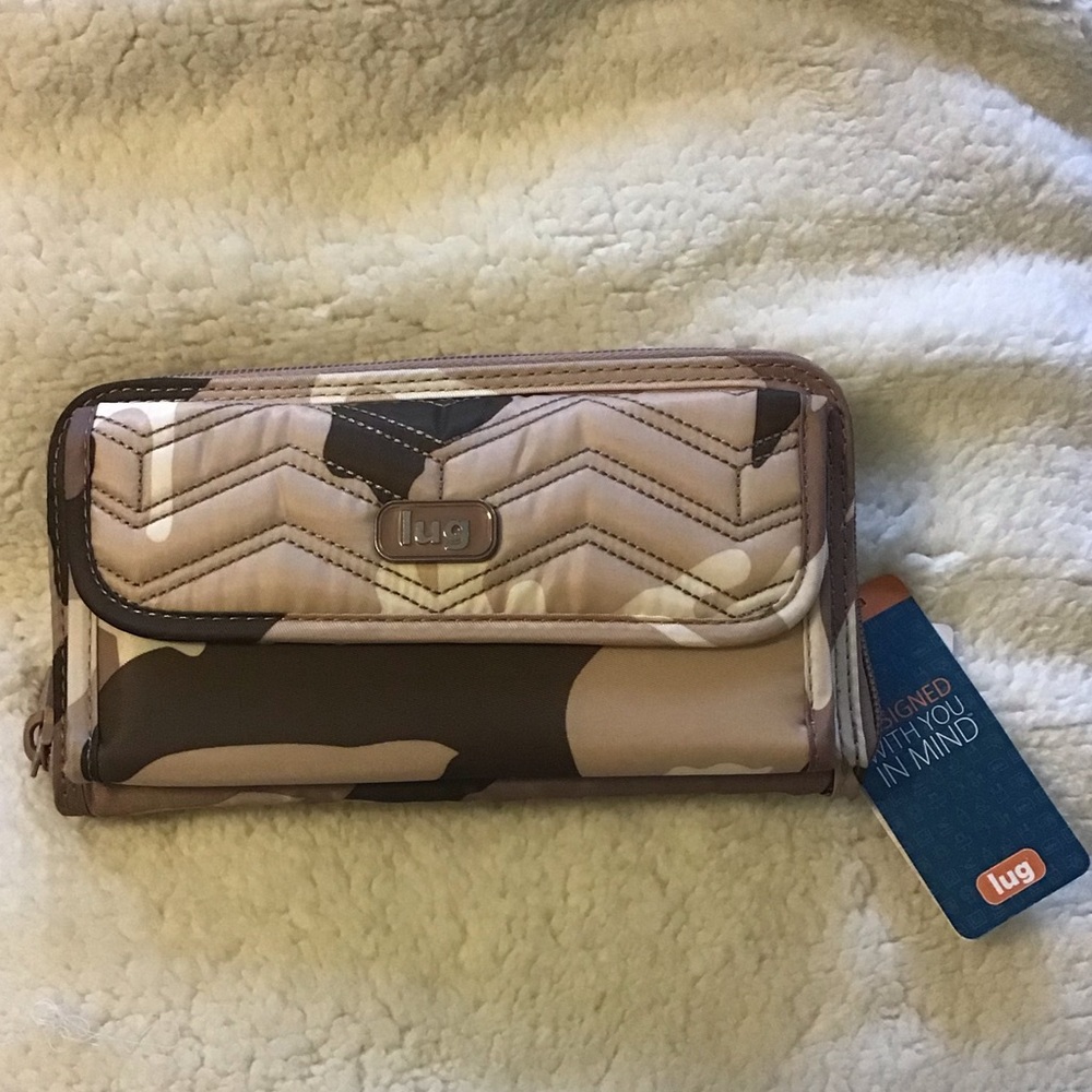 Lug Kickflip Convertible Wallet